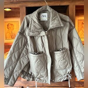 oversized Zara water-repellent quilted jacket